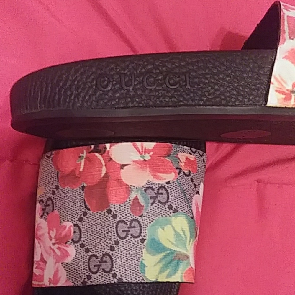 Gucci Slides - Picture 4 of 4